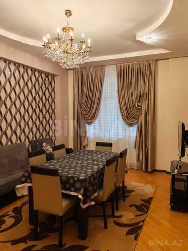 Сдаётся 3-комн. новостройка 70 м², м. Нефтчиляр, photo 1 from 16