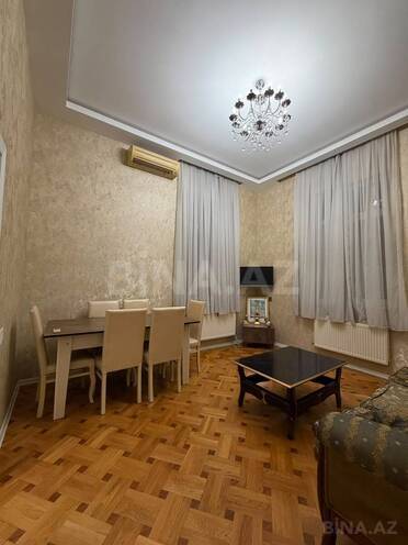Сдаётся 2-комн. вторичка 45 м², м. Ичеришехер, photo 1 from 18