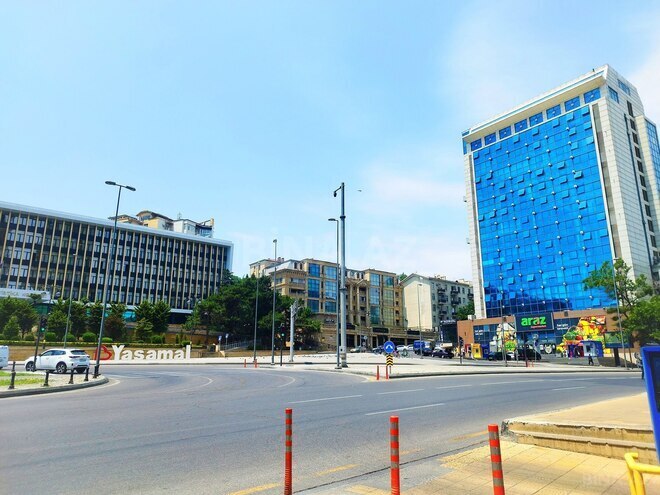 Satılır 3 otaqlı köhnə tikili 75 m², Nizami m., photo 1 from 14
