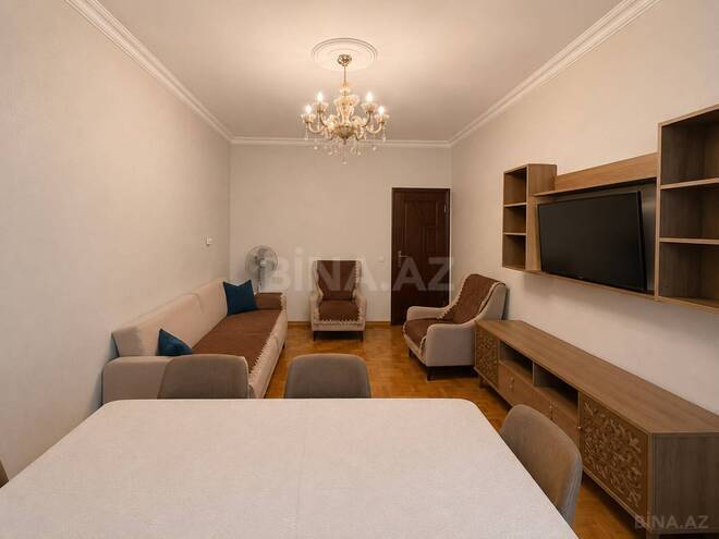 Продаётся 2-комн. вторичка 65 м², м. Иншаатчылар, photo 3 from 15