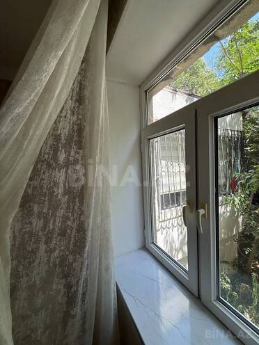Satılır 2 otaqlı köhnə tikili 60 m², İnşaatçılar m., photo 25 from 29
