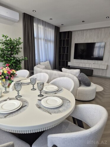 Сдаётся 3-комн. новостройка 130 м², м. 28 мая, photo 1 from 17