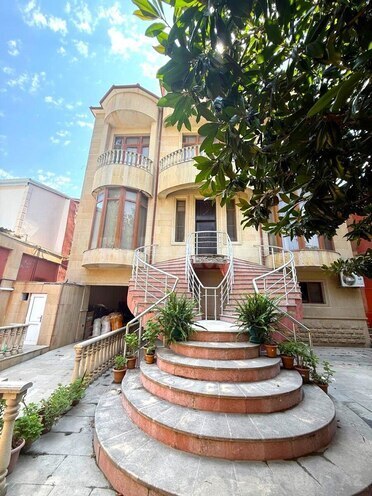 Satılır 6 otaqlı həyət evi/bağ evi 300 m², Nəsimi m., photo 1 from 22