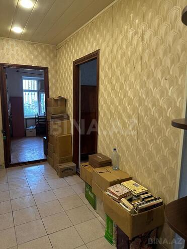 Продаётся 3-комн. вторичка 65 м², м. Элмляр Академиясы, photo 1 from 8