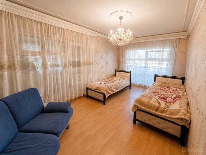 Satılır 2 otaqlı köhnə tikili 60 m², Neftçilər m., photo 1 from 8