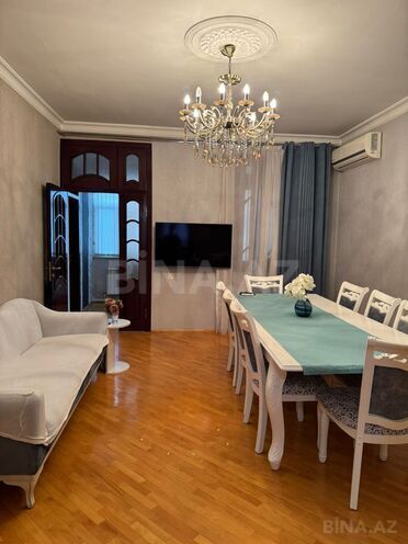 Сдаётся 4-комн. вторичка 110 м², м. Кара Караев, photo 4 from 26