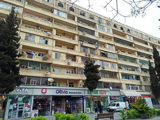 Сдаётся 3-комн. вторичка 70 м², м. Кара Караев, photo 1 from 15