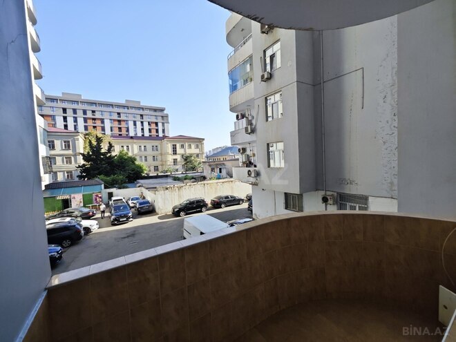 Сдаётся 3-комн. новостройка 130 м², м. Низами, photo 21 from 22