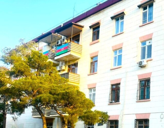 Продаётся 3-комн. вторичка 80 м², м. Кара Караев, photo 1 from 18