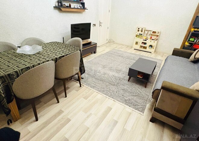 Продаётся 3-комн. вторичка 80 м², м. Кара Караев, photo 3 from 18