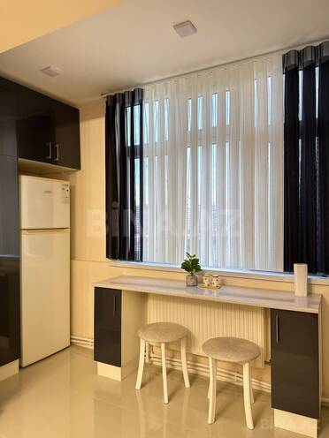 Сдаётся 3-комн. вторичка 70 м², м. Кара Караев, photo 9 from 14