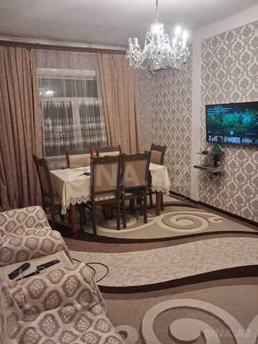 Продаётся 3-комн. вторичка 75 м², Хатаинский р., photo 1 from 9