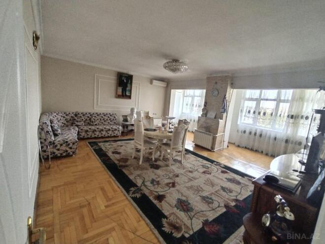 Продаётся 4-комн. вторичка 125 м², м. 20 января, photo 1 from 14