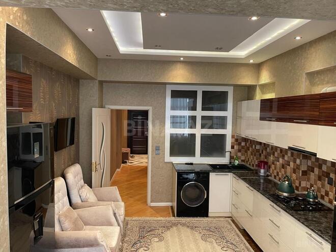 Сдаётся 3-комн. новостройка 108 м², м. Элмляр Академиясы, photo 17 from 25