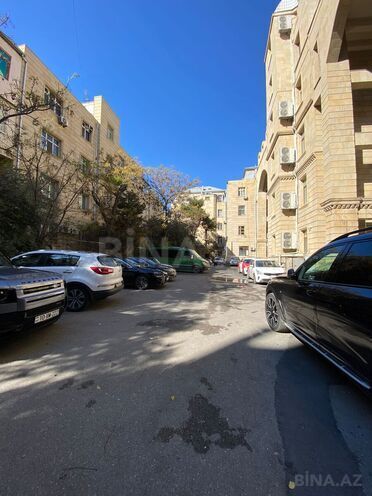 Satılır 4 otaqlı köhnə tikili 120 m², Sahil m., photo 11 from 16
