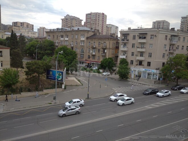 Продаётся 2-комн. вторичка 48 м², м. Элмляр Академиясы, photo 1 from 13