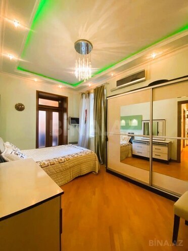 Satılır 4 otaqlı köhnə tikili 120 m², Sahil m., photo 8 from 16