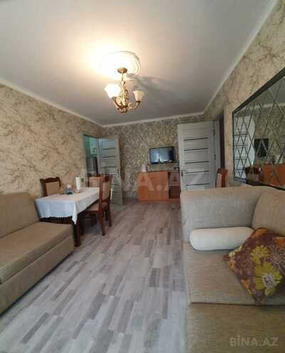 Продаётся 2-комн. вторичка 42 м², м. Низами, photo 1 from 11