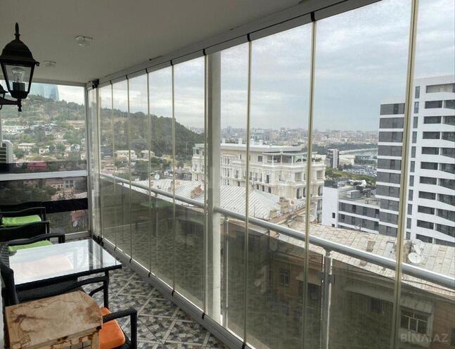 Satılır 3 otaqlı köhnə tikili 92 m², Səbail r., photo 1 from 25