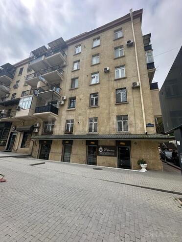 Продаётся 3-комн. вторичка 80 м², м. Низами, photo 1 from 24