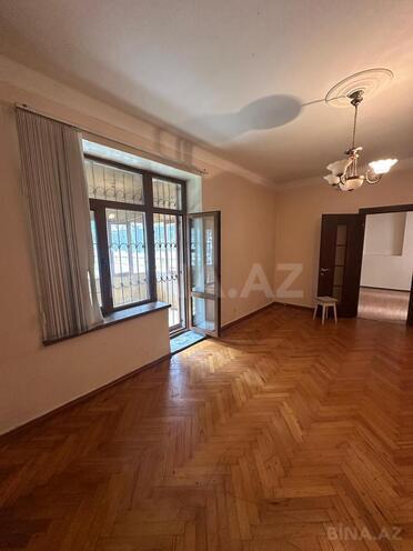 Продаётся 3-комн. вторичка 80 м², м. Низами, photo 3 from 24