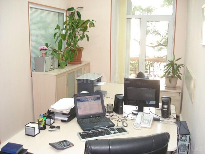 Сдаётся 3-комн. офис 95 м², м. Сахил, photo 1 from 16