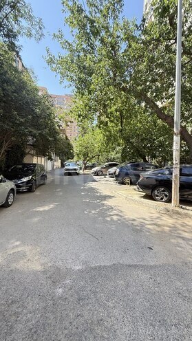 Satılır 2 otaqlı köhnə tikili 55 m², İnşaatçılar m., photo 18 from 19