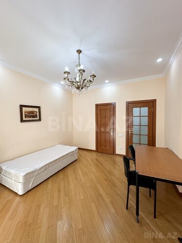 Сдаётся 3-комн. новостройка 160 м², м. Низами, photo 21 from 28