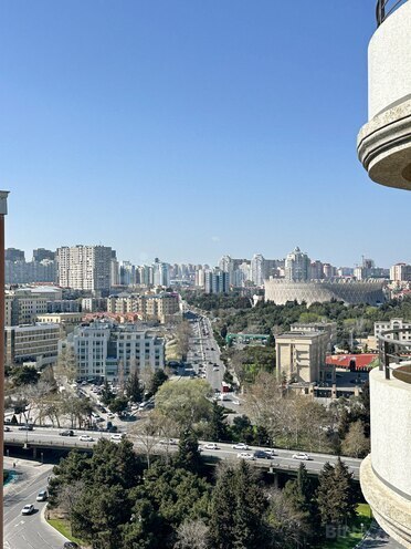 Сдаётся 3-комн. новостройка 160 м², м. Низами, photo 8 from 28