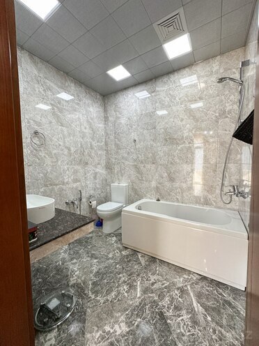 Сдаётся 3-комн. новостройка 160 м², м. Низами, photo 23 from 28