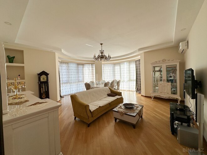 Сдаётся 3-комн. новостройка 160 м², м. Низами, photo 3 from 28