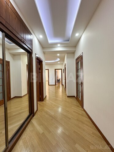 Сдаётся 3-комн. новостройка 160 м², м. Низами, photo 12 from 28