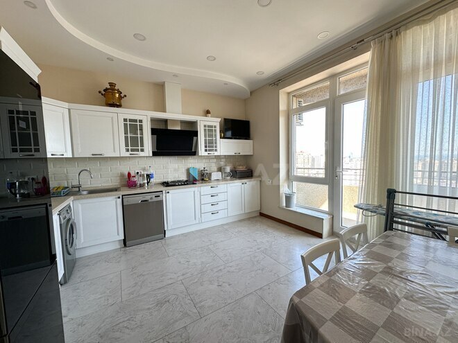 Сдаётся 3-комн. новостройка 160 м², м. Низами, photo 18 from 28