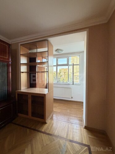Satılır 2 otaqlı köhnə tikili 65 m², Bakıxanov q., photo 5 from 18