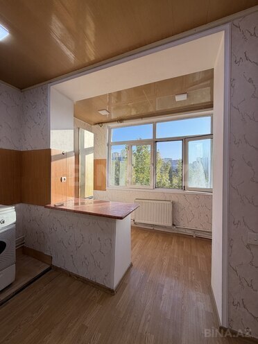 Satılır 2 otaqlı köhnə tikili 65 m², Bakıxanov q., photo 13 from 18