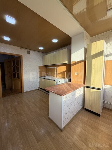 Satılır 2 otaqlı köhnə tikili 65 m², Bakıxanov q., photo 12 from 18