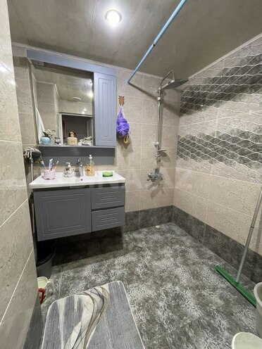 Satılır 5 otaqlı köhnə tikili 105 m², Günəşli q., photo 17 from 19