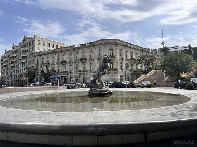 Продаётся 3-комн. вторичка 100 м², м. Ичеришехер, photo 1 from 18