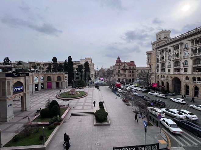 Продаётся 7-комн. новостройка 420 м², м. Сахил, photo 1 from 29
