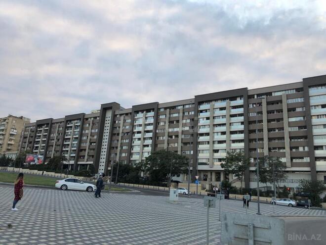Продаётся 3-комн. вторичка 82 м², м. Элмляр Академиясы, photo 1 from 28