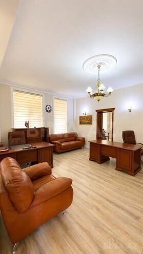 Сдаётся 3-комн. офис 90 м², м. Низами, photo 1 from 11