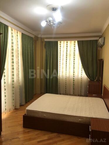 Сдаётся 2-комн. новостройка 90 м², Бинагадинский р., photo 1 from 14
