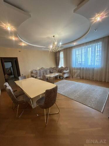 Сдаётся 3-комн. новостройка 140 м², м. 8 ноября, photo 3 from 13
