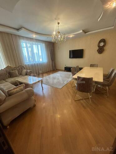 Сдаётся 3-комн. новостройка 140 м², м. 8 ноября, photo 1 from 13