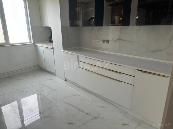 Satılır 4 otaqlı köhnə tikili 110 m², İnşaatçılar m., photo 20 from 32