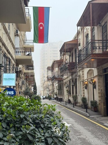 Satılır 4 otaqlı köhnə tikili 135 m², Sahil m., photo 1 from 20