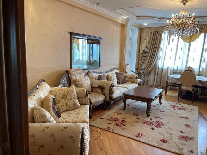 İcarəyə verilir 3 otaqlı yeni tikili 130 m², Nizami m., photo 3 from 19