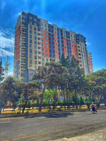 Продаётся 2-комн. новостройка 42 м², м. Нефтчиляр, photo 1 from 15