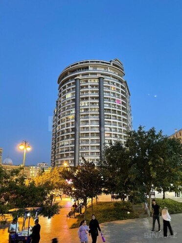 Сдаётся 3-комн. офис 150 м², м. Низами, photo 22 from 23