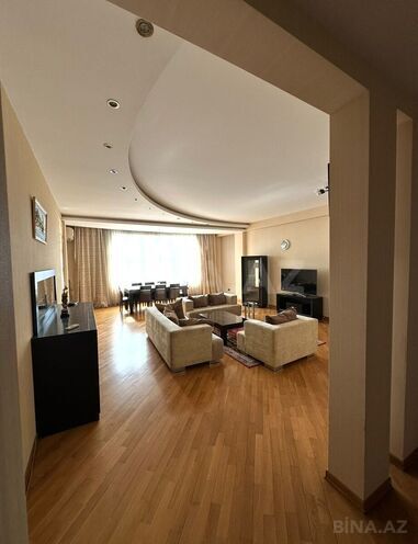 İcarəyə verilir 4 otaqlı köhnə tikili 200 m², 28 May m., photo 1 from 22